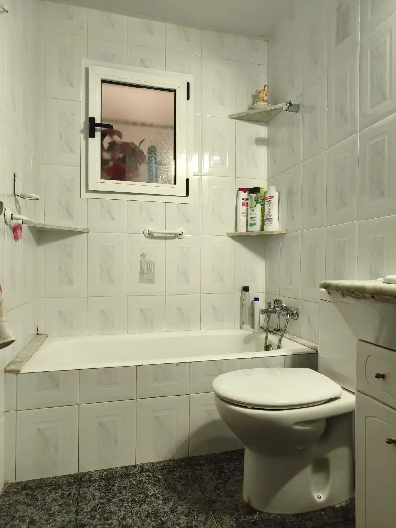Baño de Piso en venta en Terrassa con Calefacción, Horno y Balcón