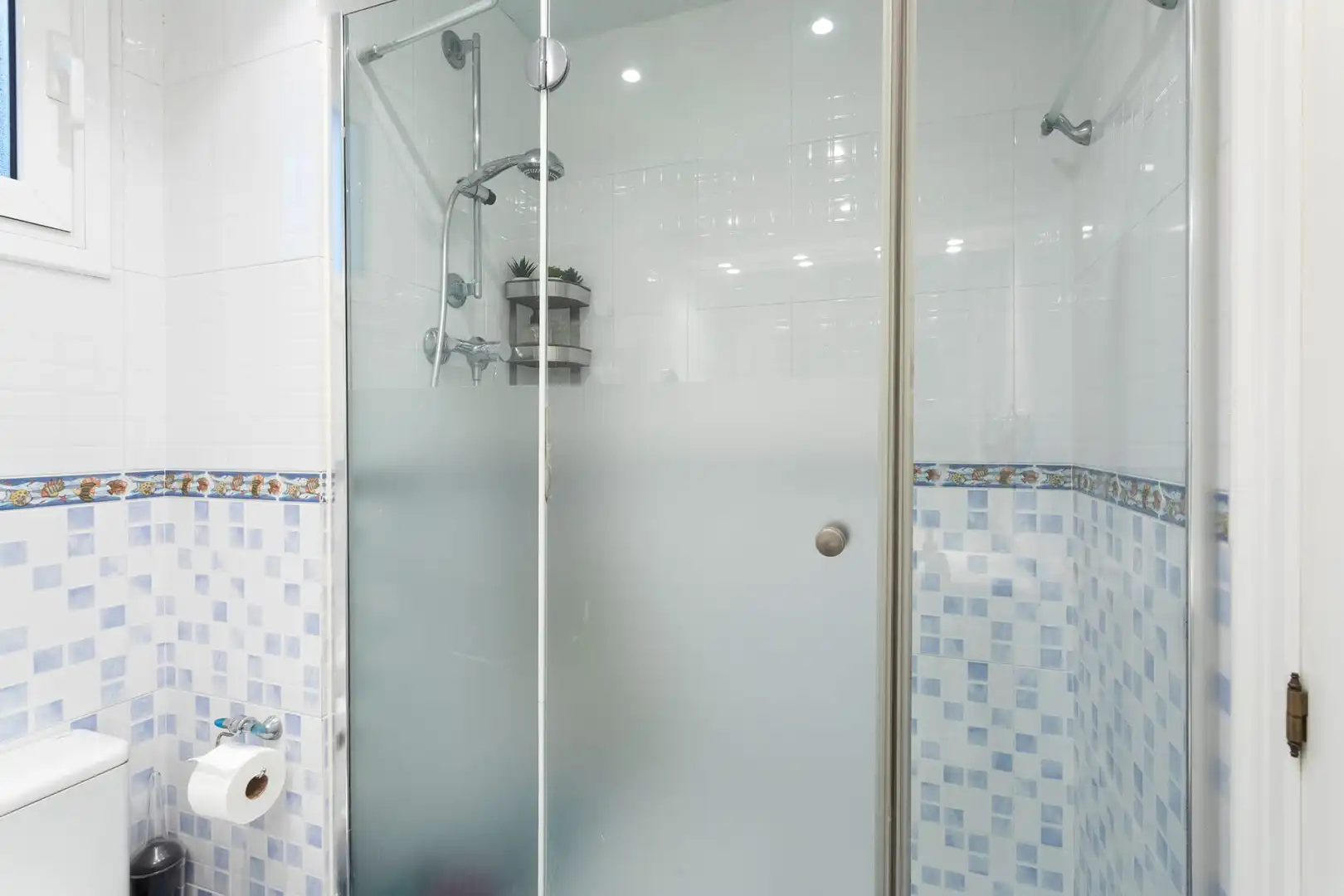 Badezimmer von Wohnung zum Verkauf in Barcelona mit Heizung und Balkon