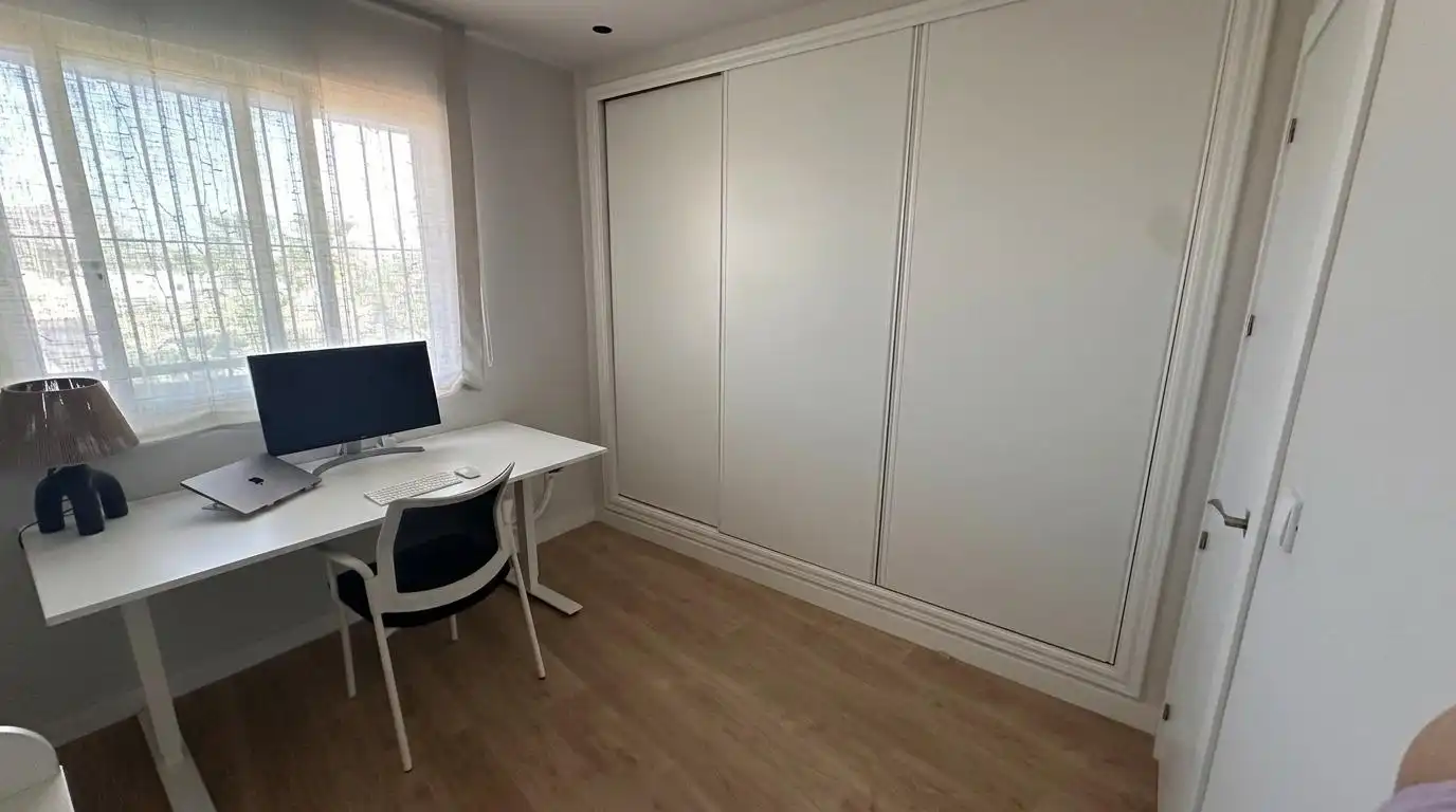 Habitación de Piso en venta en Elche / Elx con Aire acondicionado, Calefacción y Terraza