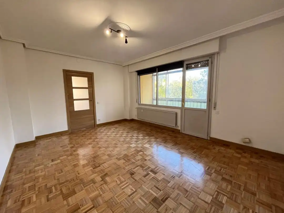 Schlafzimmer von Wohnung zum Verkauf in Barañáin / Barañain mit Heizung und Balkon
