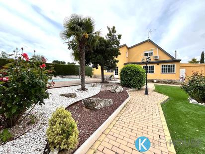Garden of House or chalet for sale in Villar del Olmo  with Air Conditioner, Private garden and Swimming Pool