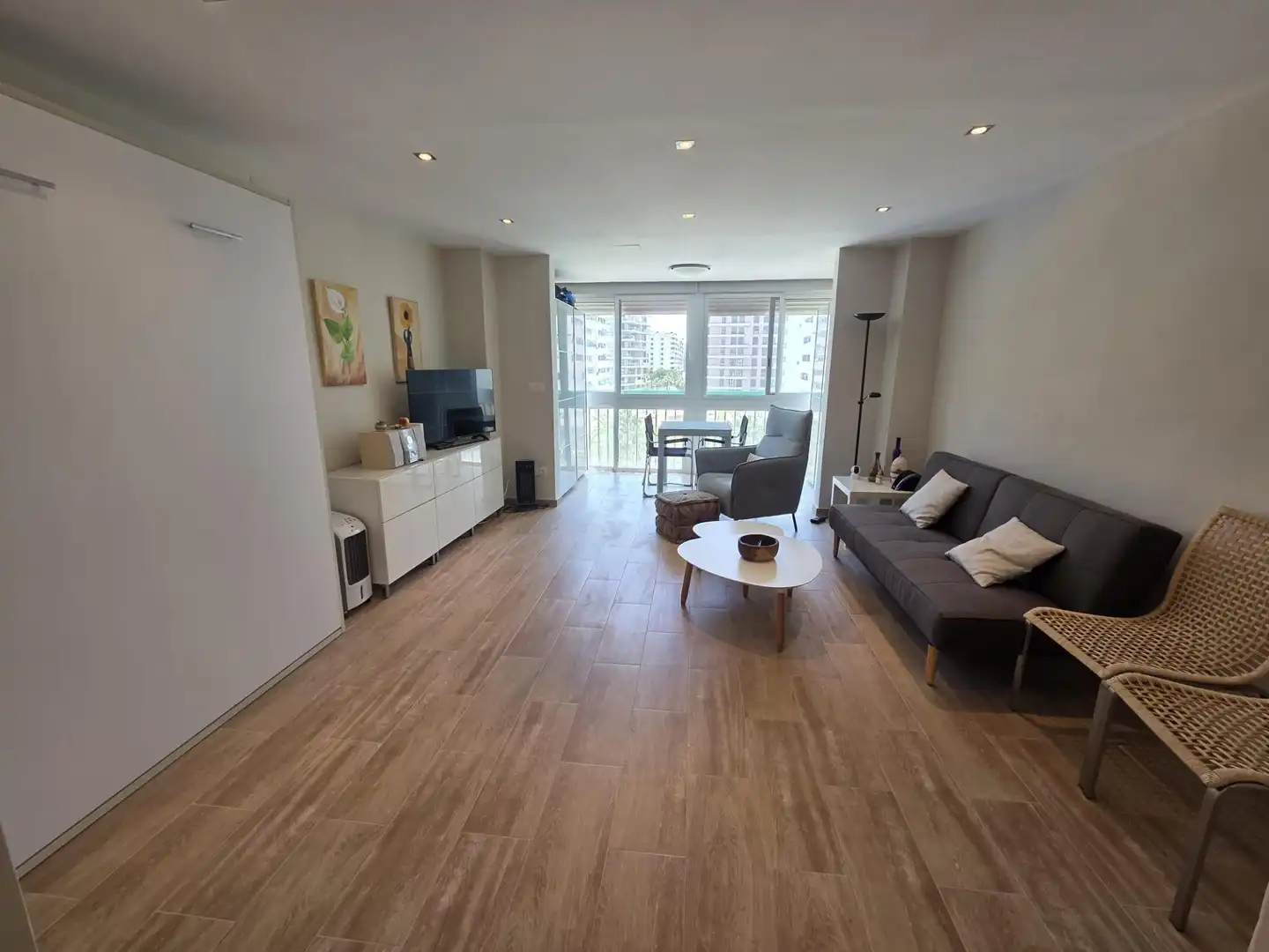 Sala de estar de Estudio en venta en Alicante / Alacant con Amueblado y Piscina comunitaria