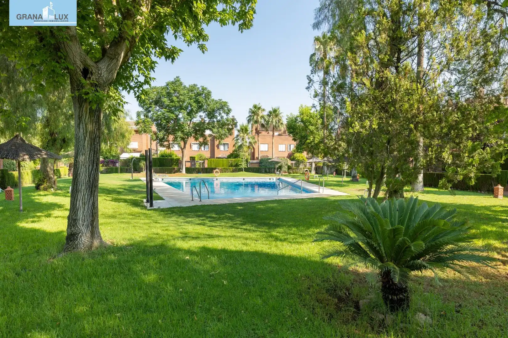 Doppelhaushälfte mit Pool zum Verkauf in Avenida ANDALUCIA