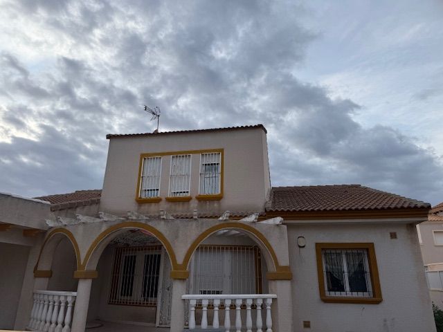 Exterior view of House or chalet for sale in Orihuela  with Terrace and Swimming Pool