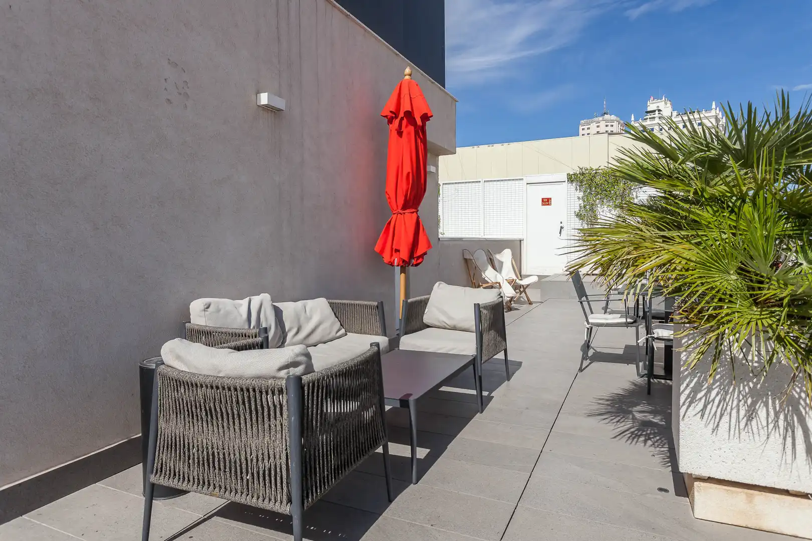 Terrassa de Apartament en venda en Madrid amb Aire condicionat, Calefacció i Piscina