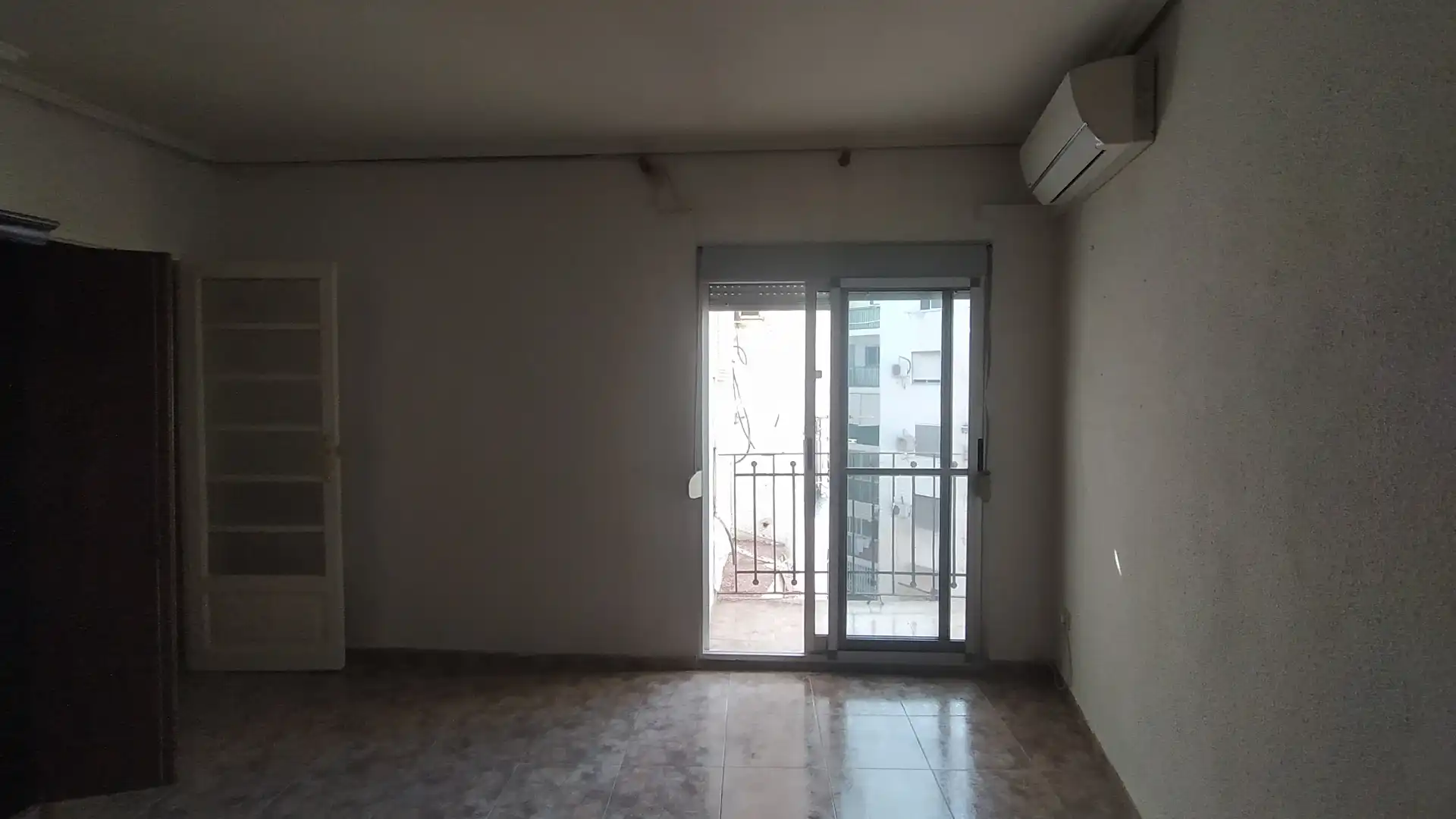 Habitación de Piso en venta en Valencia con Aire acondicionado y Balcón