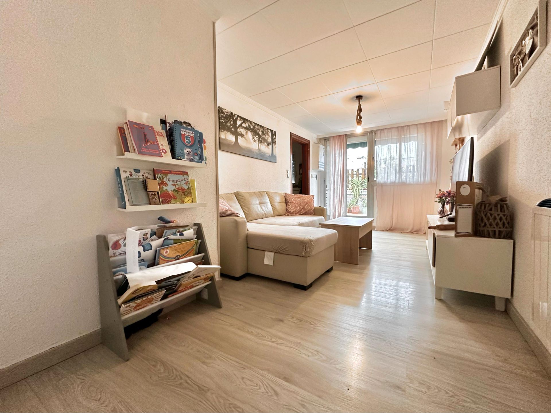 Living room of Attic for sale in Santa Coloma de Gramenet  with Terrace and Washing machine