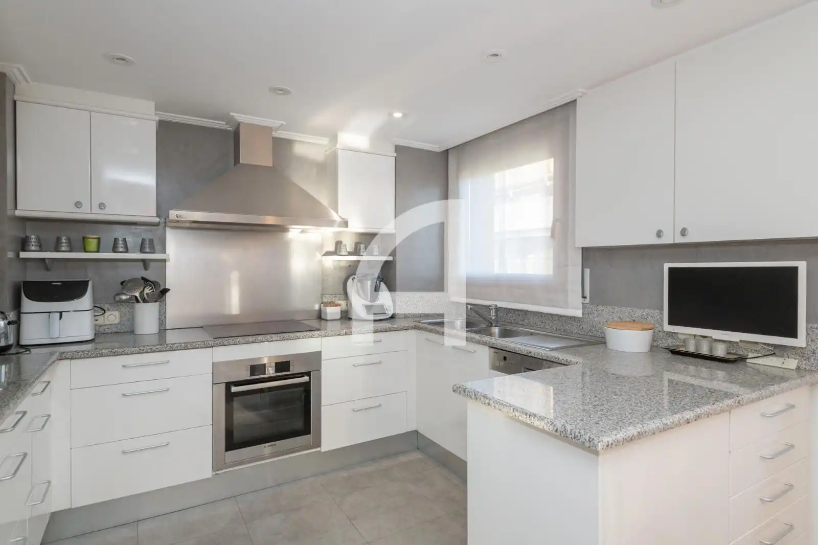 Kitchen of Duplexes for sale in Girona  with Air Conditioner