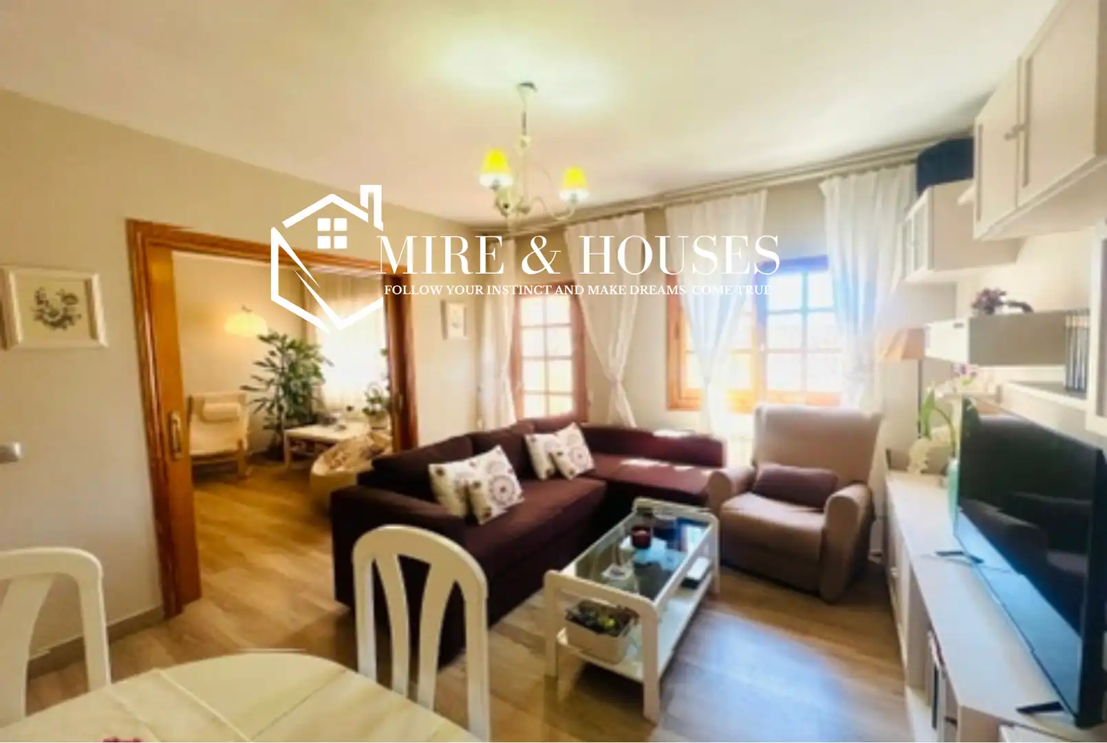 Sala de estar de Casa adosada en venta en El Molar (Madrid) con Calefacción, Jardín privado y Terraza