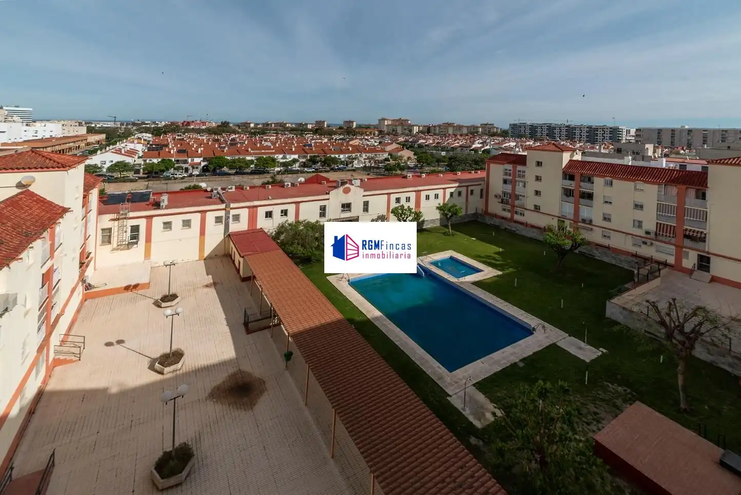 Bedroom of Flat for sale in  Sevilla Capital  with Air Conditioner, Storage room and Community pool