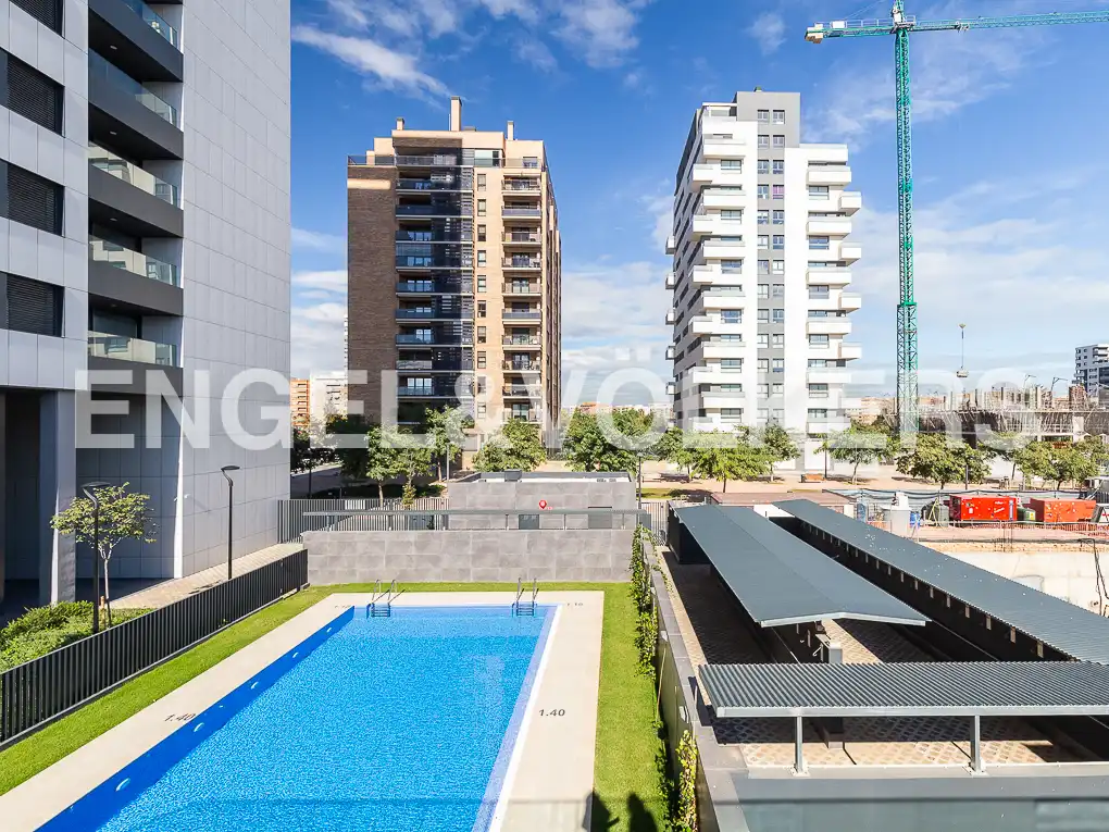 Piscina de Pis de lloguer en Valencia amb Aire condicionat, Calefacció i Terrassa