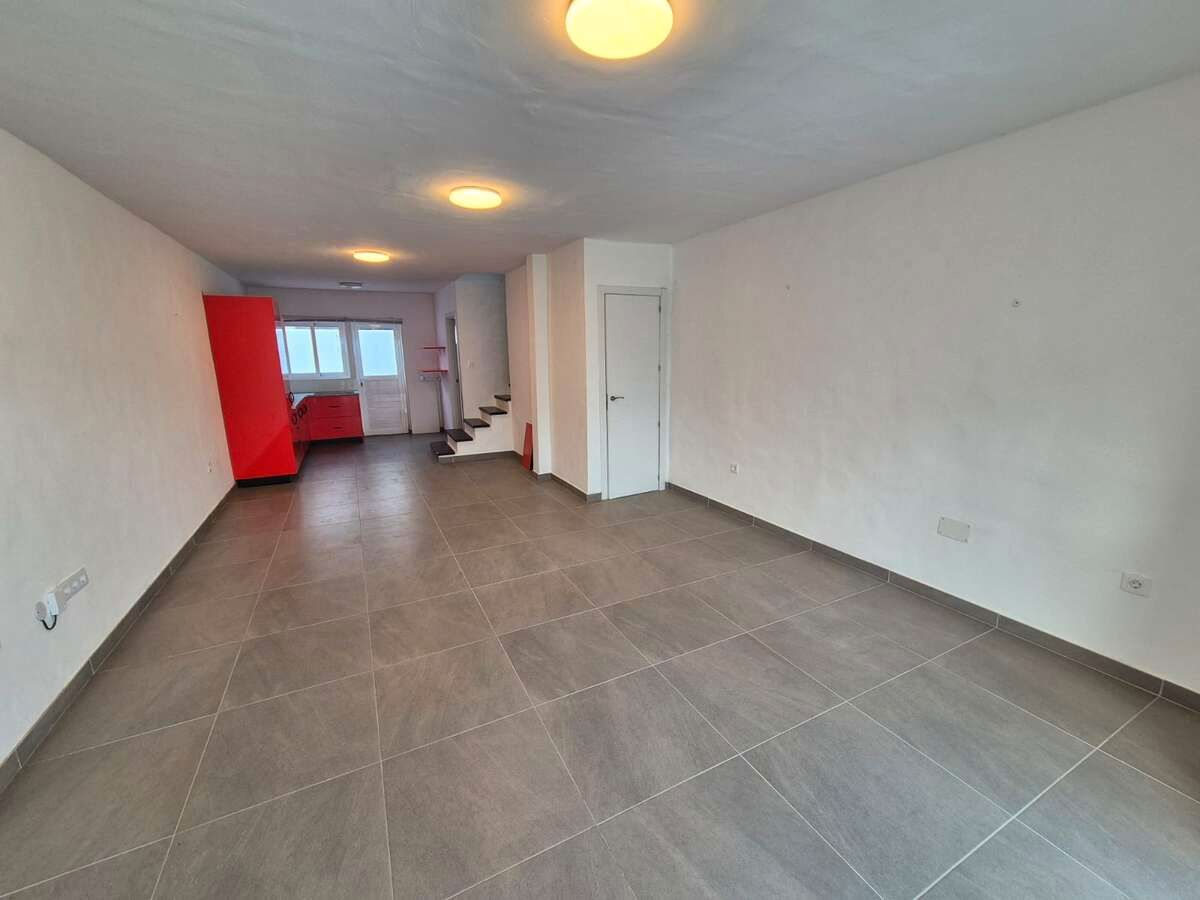 Casa adosada en venda en Tías amb Terrassa i Balcó