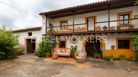 Estupenda casona en Entrambasaguas