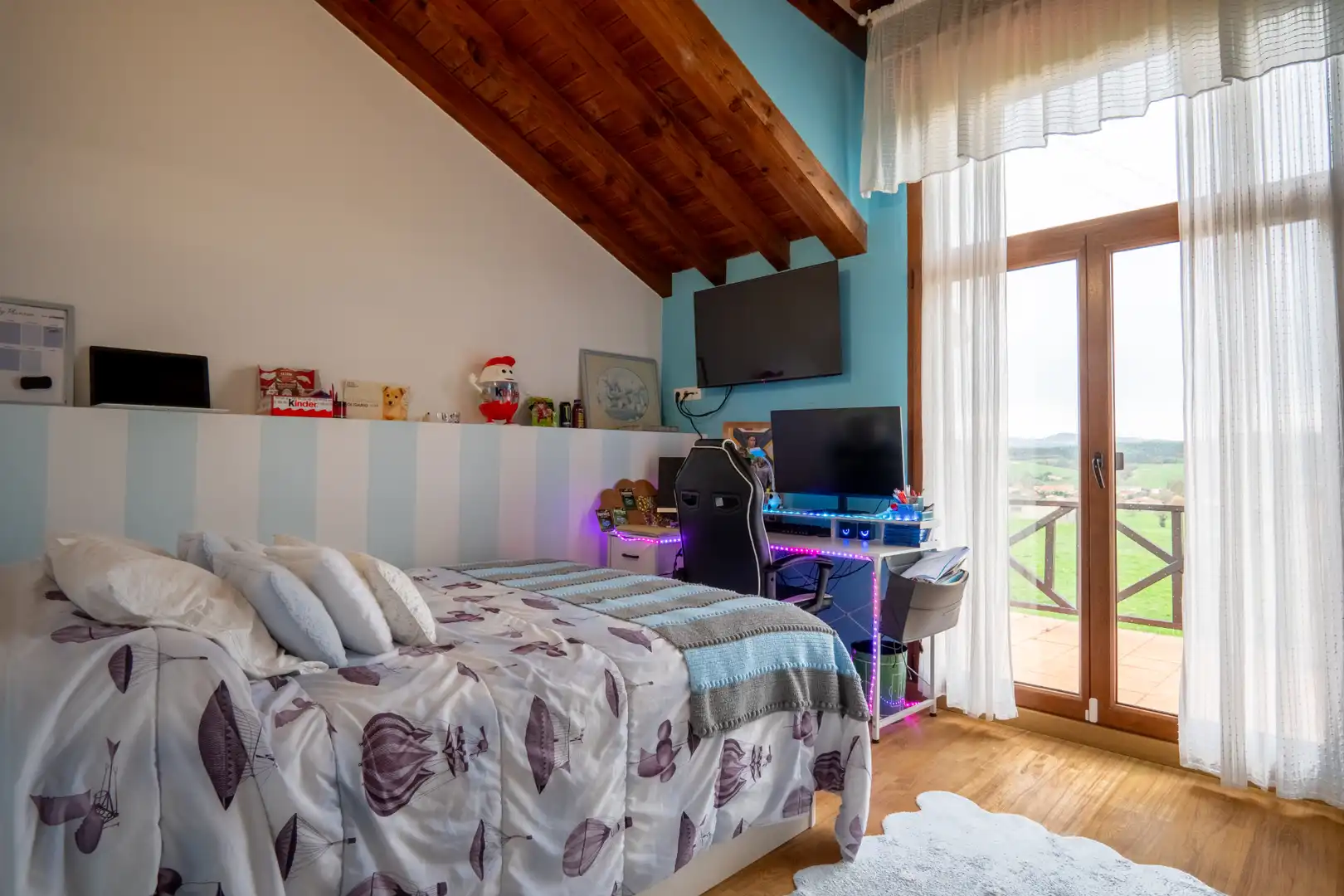 Dormitori de Casa o xalet en venda en Santillana del Mar amb Calefacció, Jardí privat i Parquet
