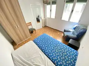 Schlafzimmer von Wohnung zur Miete in Madrid mit Heizung, Möbliert und Ofen