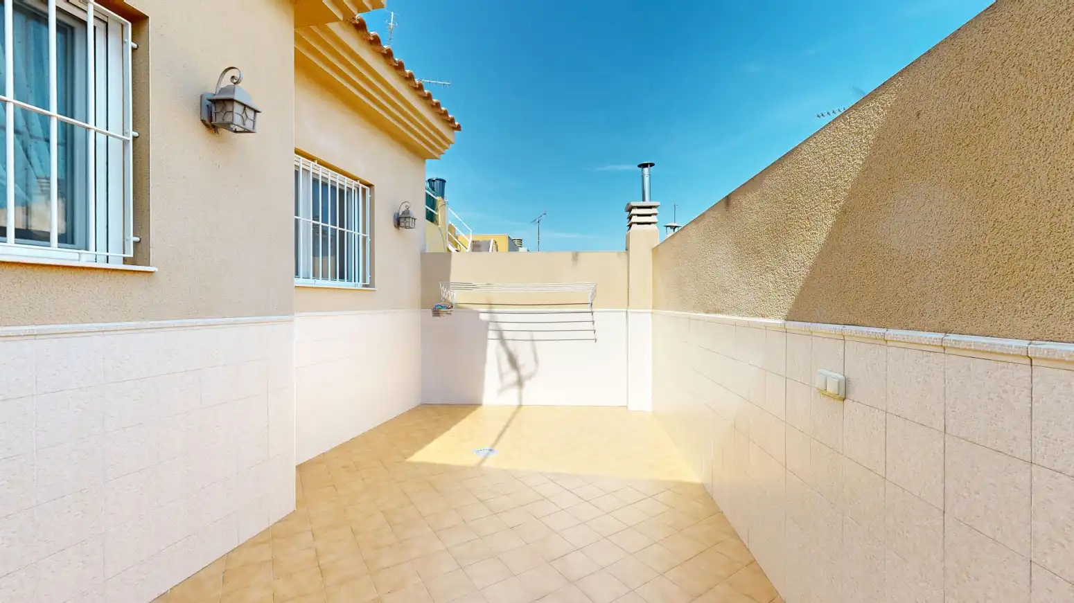 Vista exterior de Casa o xalet en venda en Cartagena amb Balcó