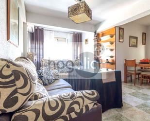 Living room of Flat for sale in  Sevilla Capital  with Air Conditioner and Furnished