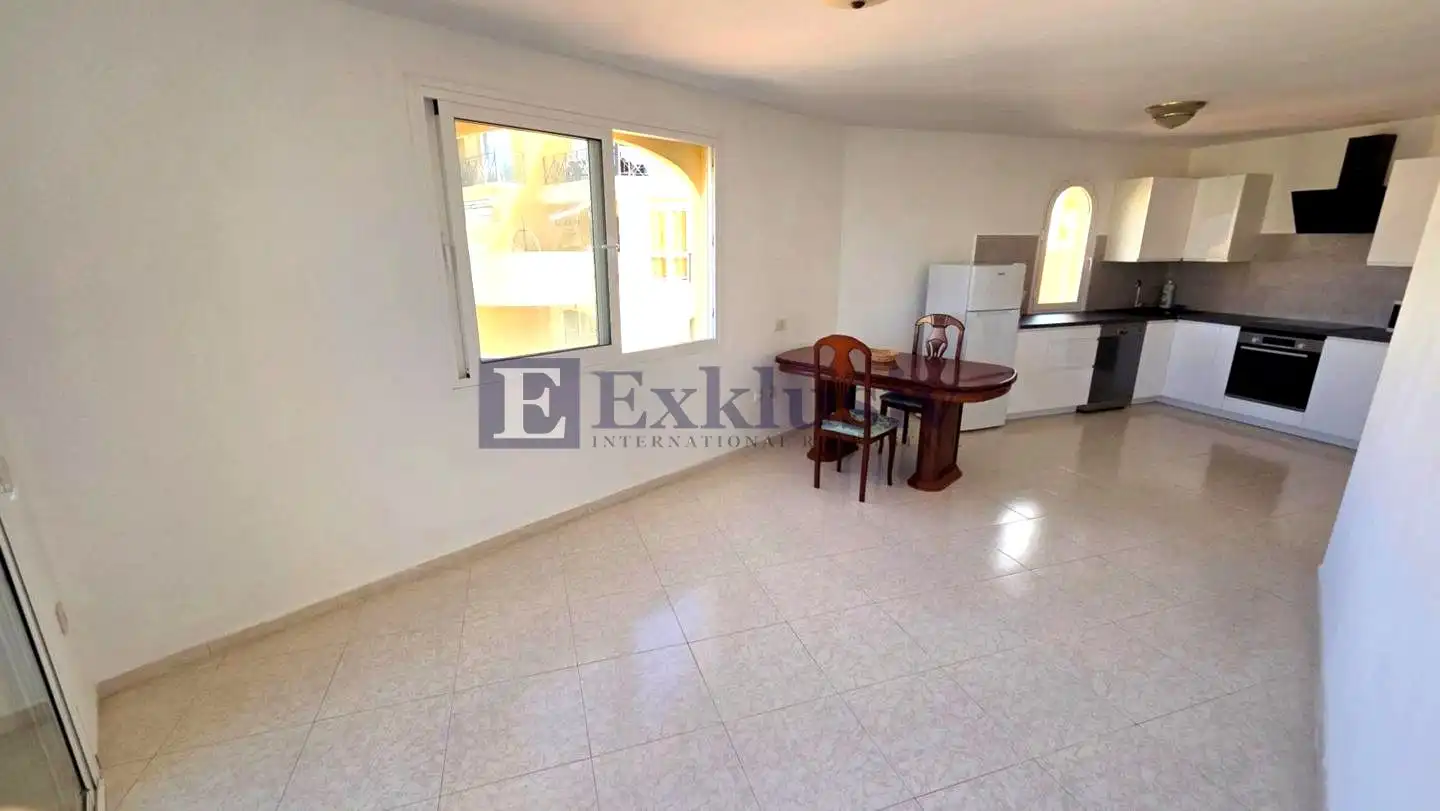 Dúplex con piscina en venta en Los Cristianos, imagen 2