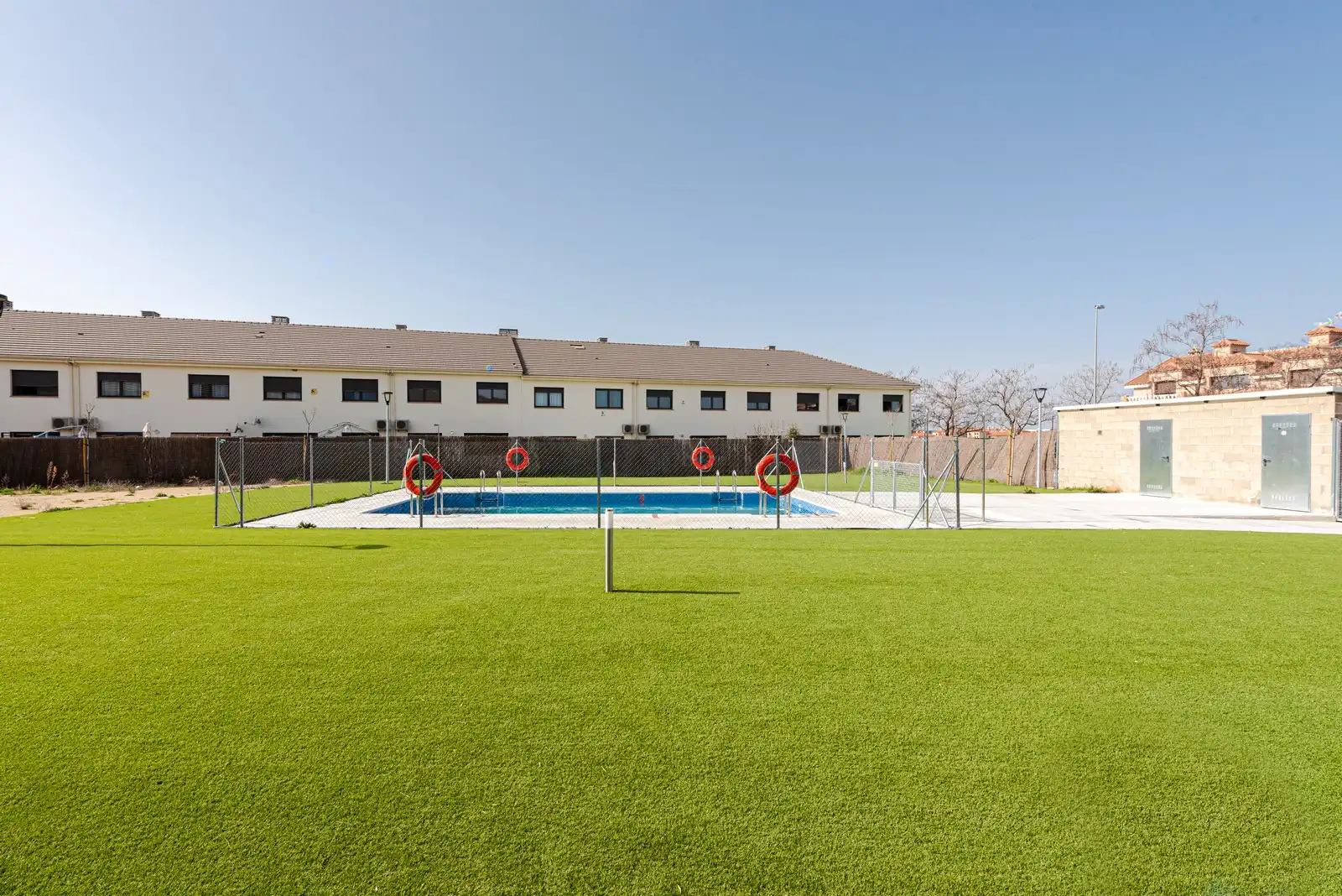 Swimming pool of Flat for sale in Aranjuez  with Air Conditioner, Terrace and Storage room