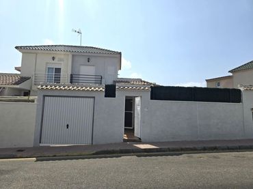 Adosado con piscina en venta en Urbanizacion Altos Los