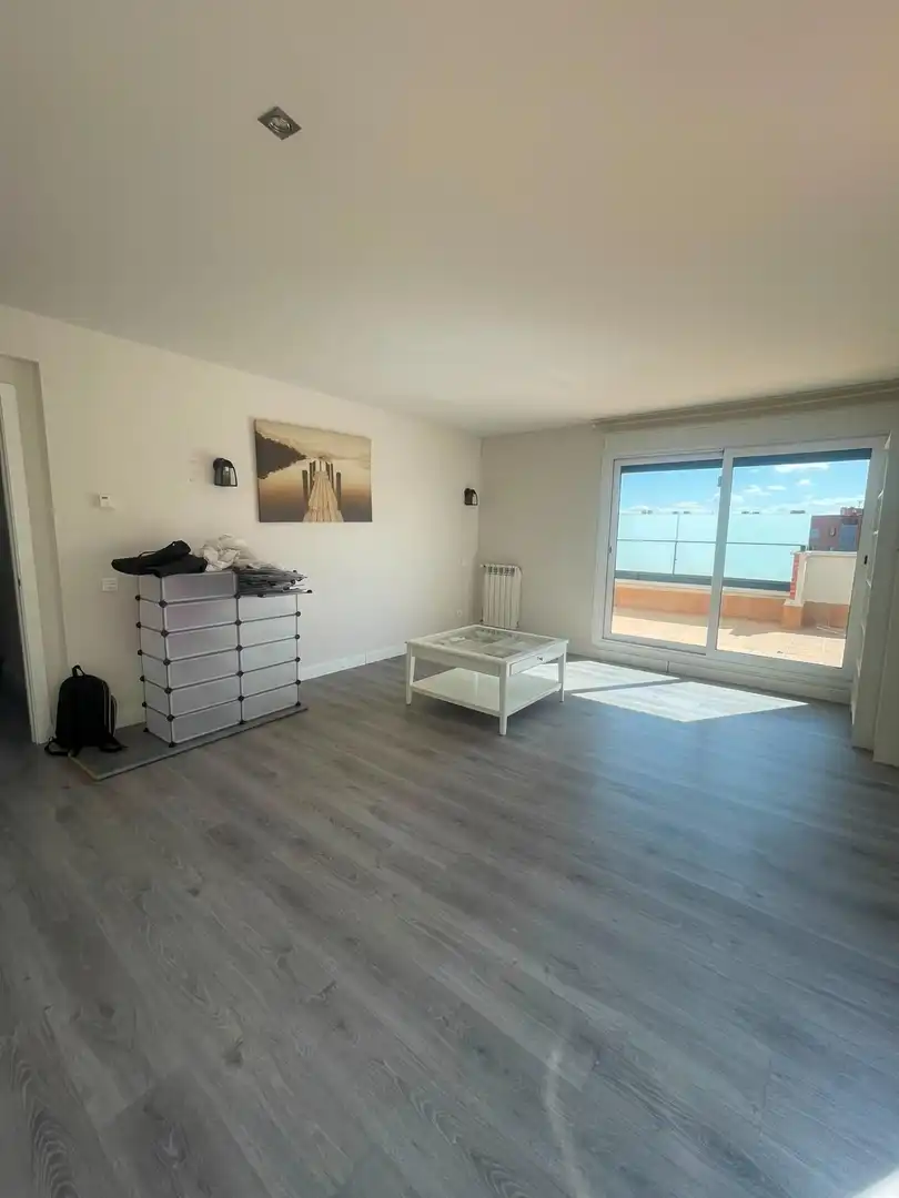 Sala de estar de Ático de alquiler en Alcalá de Henares con Aire acondicionado, Calefacción y Jardín privado