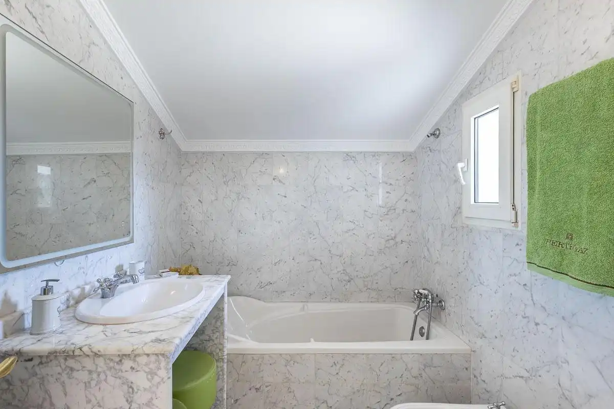 Bathroom of Houses for sale in Ogíjares  with Air Conditioner, Heating and Private garden
