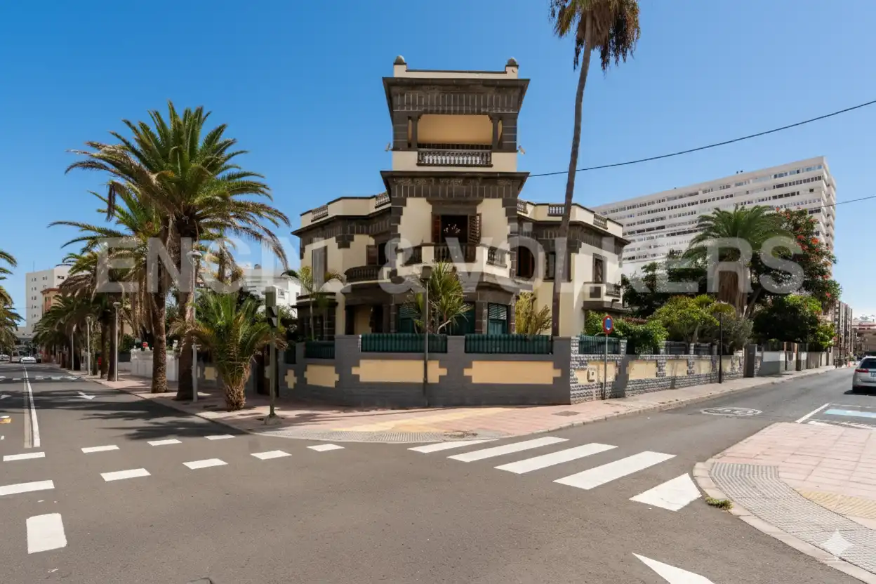 Vista exterior de Casa o chalet en venta en Las Palmas de Gran Canaria con Calefacción, Jardín privado y Terraza
