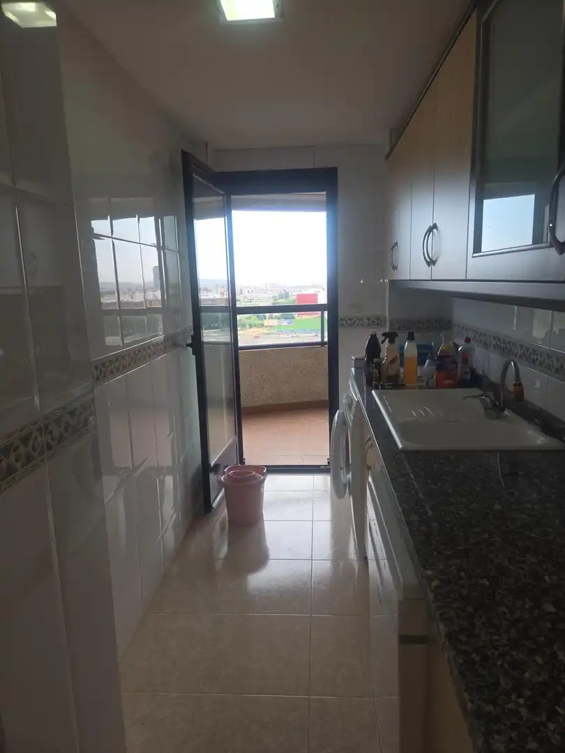 Kitchen of Flat for rent in Valencia  with Air Conditioner, Parquet flooring and Balcony