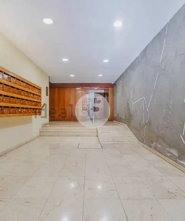 Piso en venta en Barcelona con Aire acondicionado, Calefacción y Balcón
