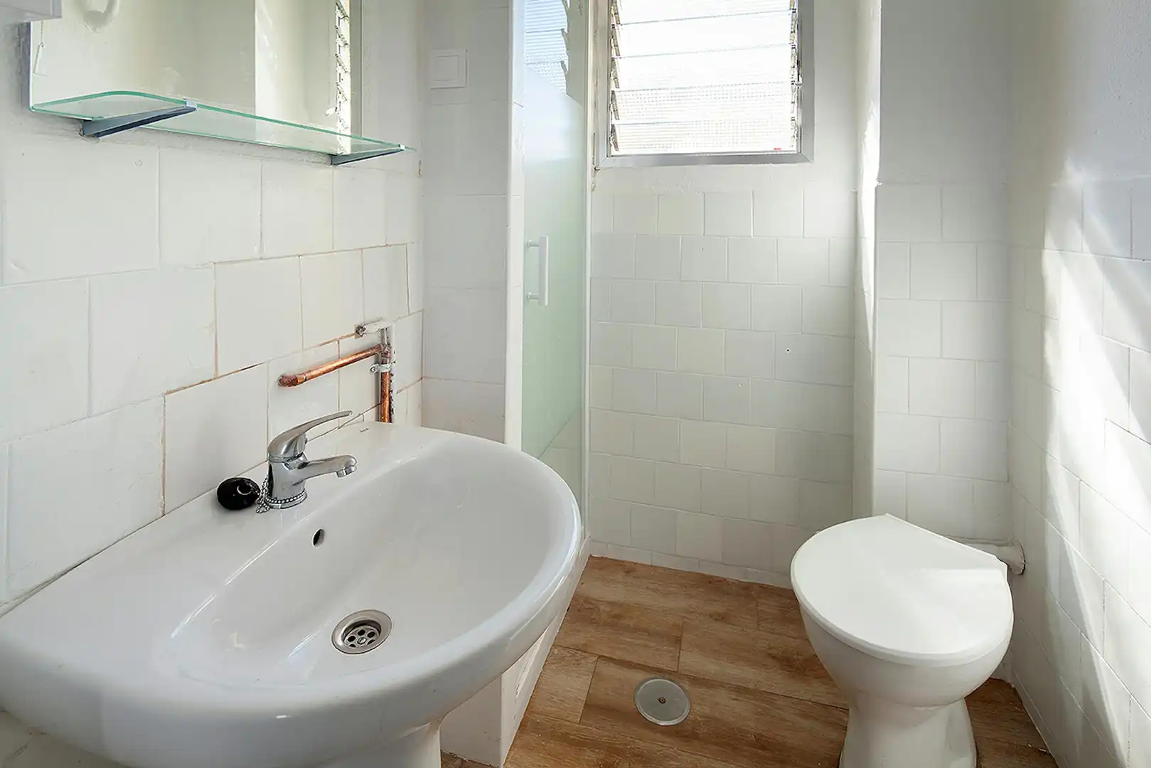 Baño de Piso para compartir en Sevilla con Amueblado y Lavadora