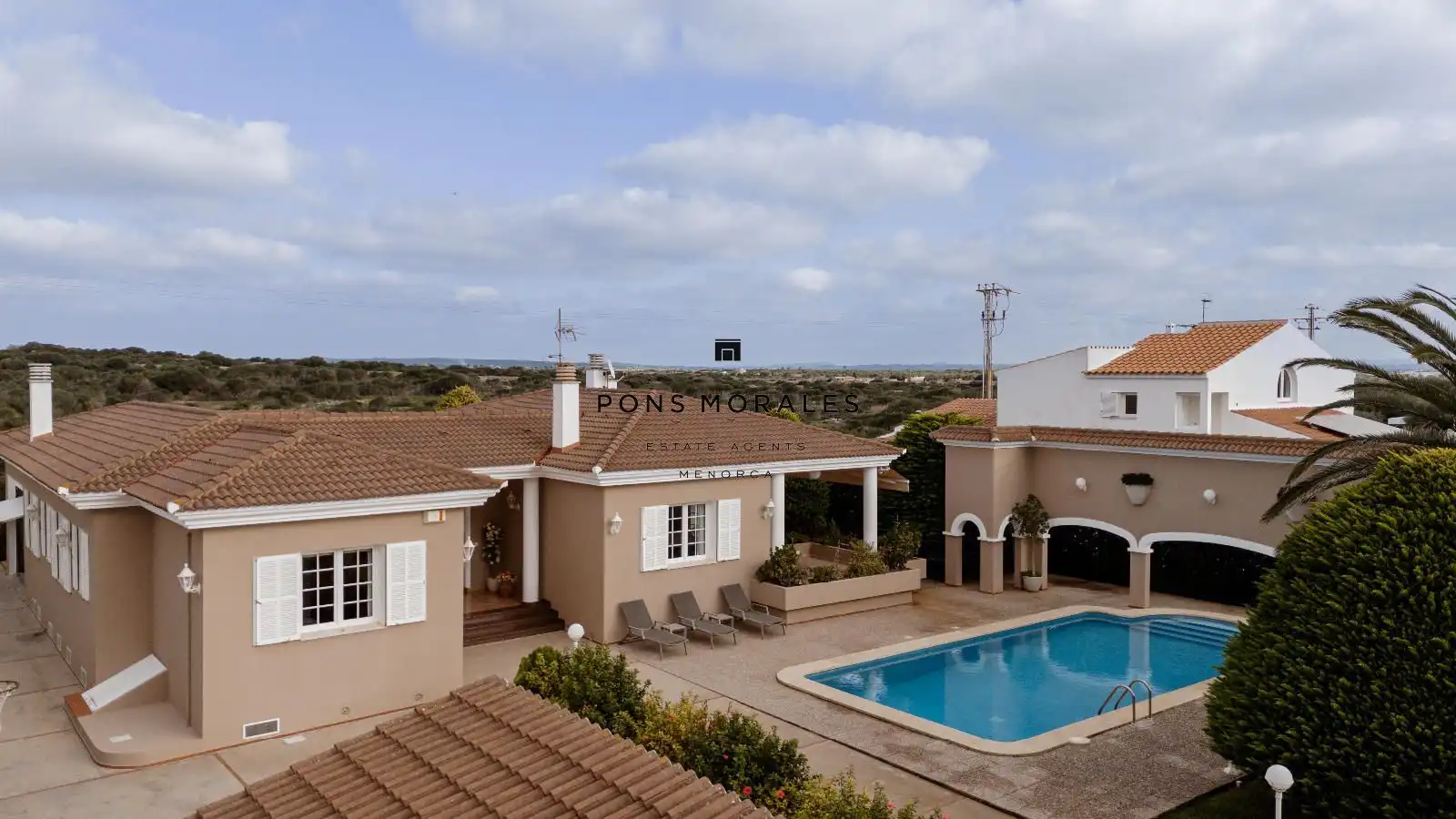 Villa mit Pool zum Verkauf in Cala en Blanes
