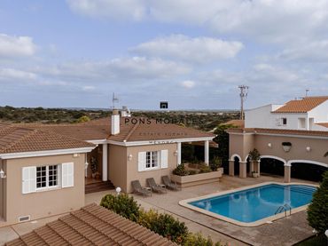 Chalet con piscina en venta en Cala en Blanes