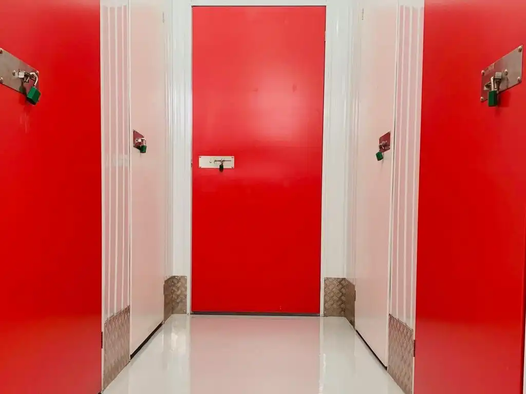 Commercial properties for rent in Cornellà de Llobregat  with Alarm