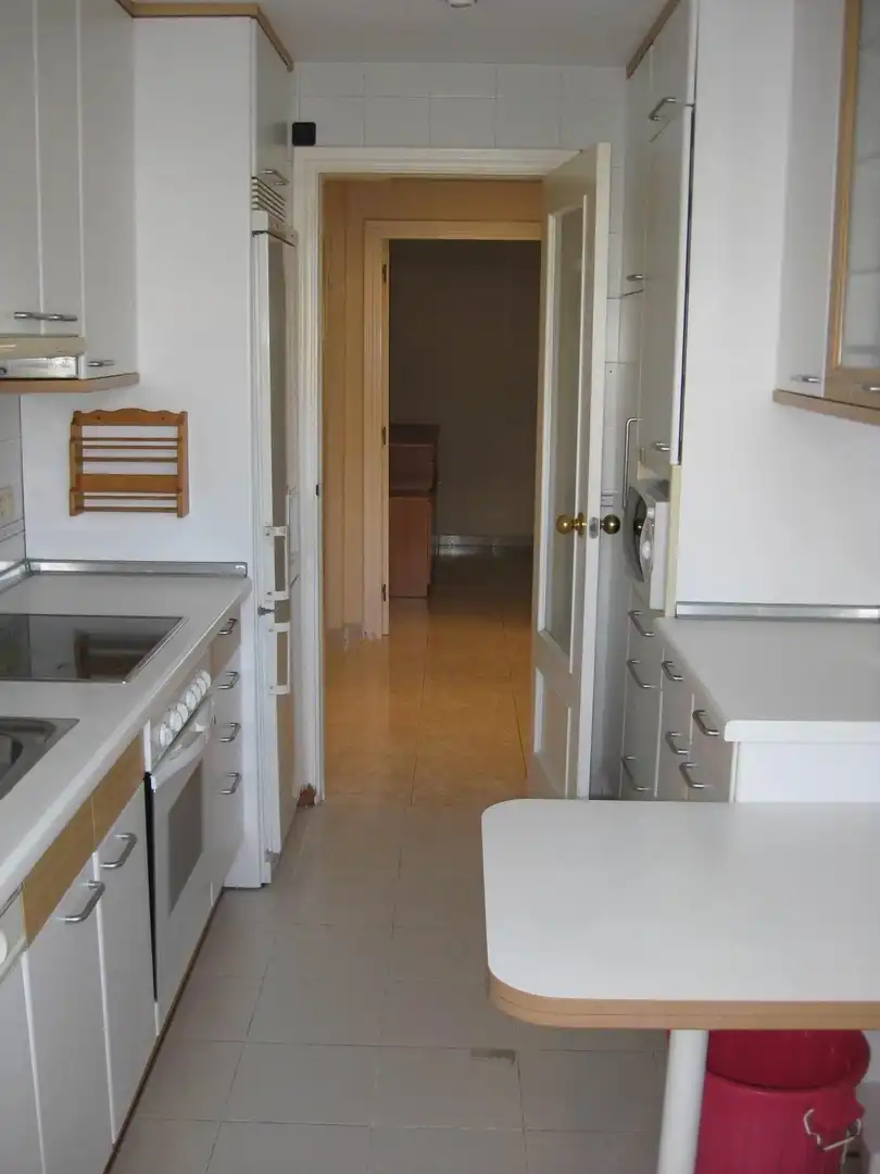 Cocina de Piso de alquiler en Torremolinos con Aire acondicionado, Parquet y Terraza