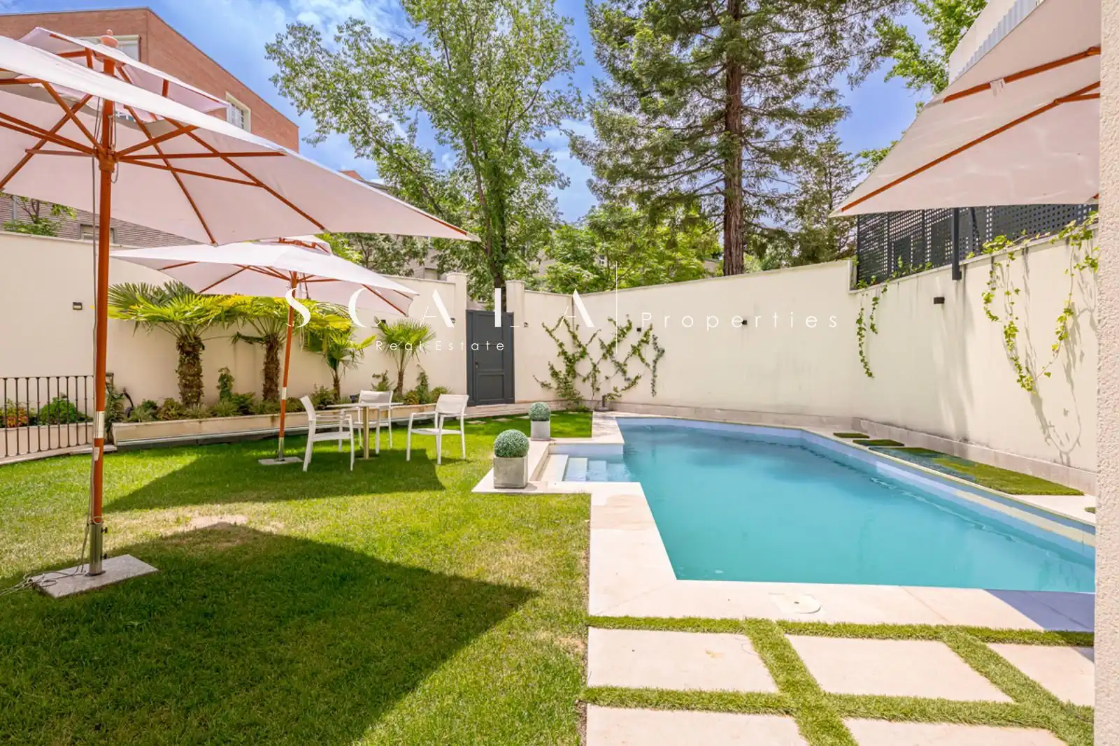 Jardí de Dúplex de lloguer en Madrid amb Aire condicionat, Calefacció i Jardí privat