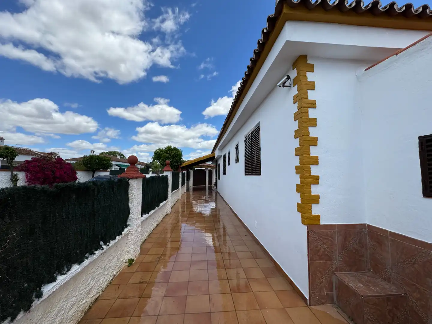 Vista exterior de Casa o chalet de alquiler en Espartinas con Aire acondicionado, Calefacción y Jardín privado