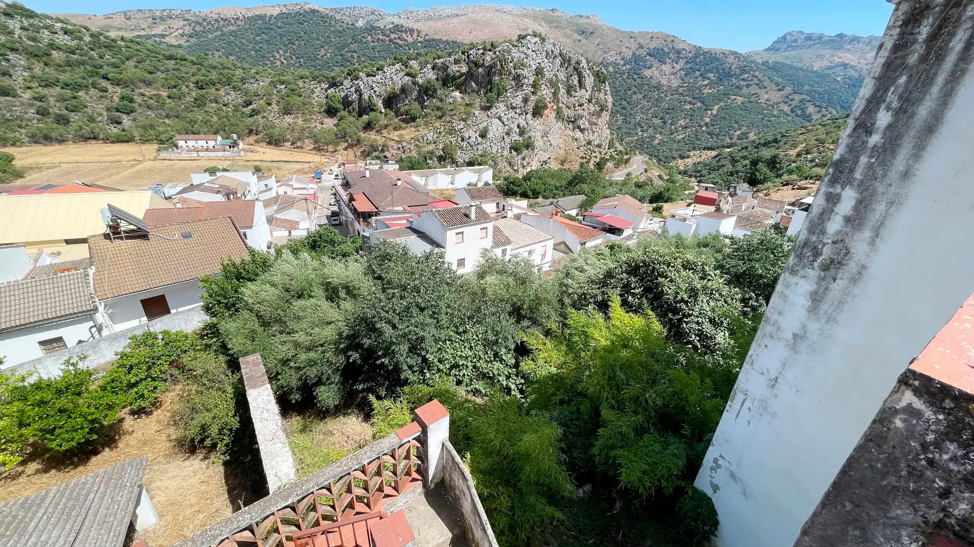 Vista exterior de Casa o xalet en venda en Benaoján amb Terrassa