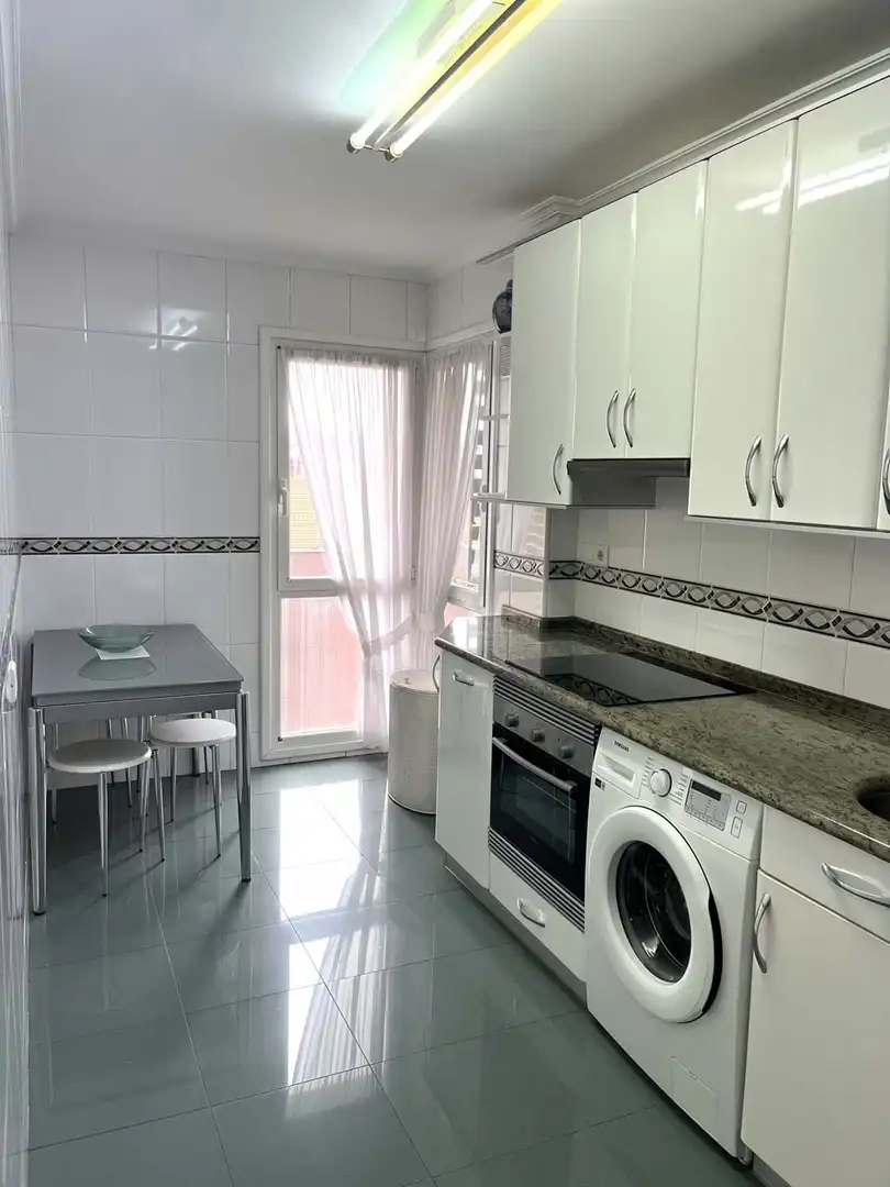 Piso de alquiler en Avenida Iparraguirre Nº, Centro Urbano - Hirigunea