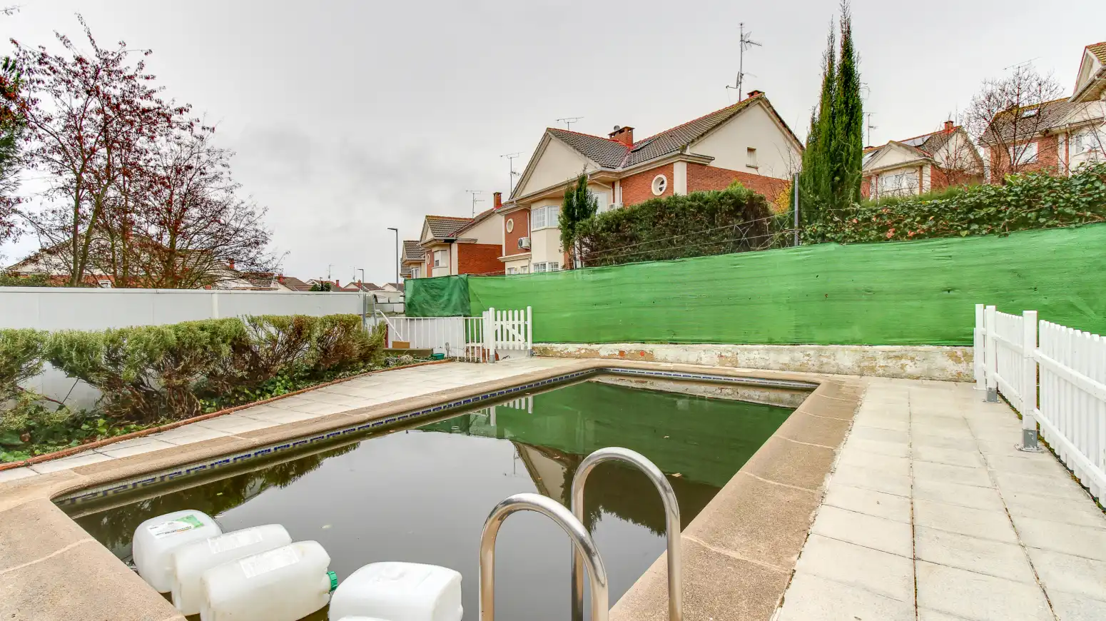 Piscina de Casa o chalet en venta en Cabrerizos con Calefacción, Jardín privado y Parquet