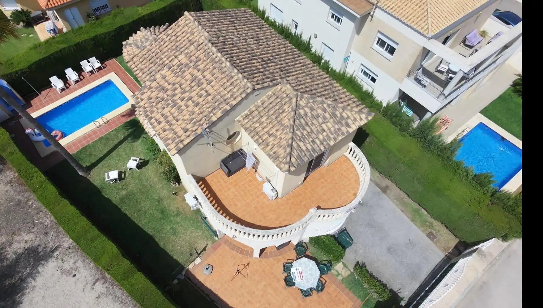 Vista exterior de Casa o xalet en venda en Oliva amb Aire condicionat, Calefacció i Jardí privat