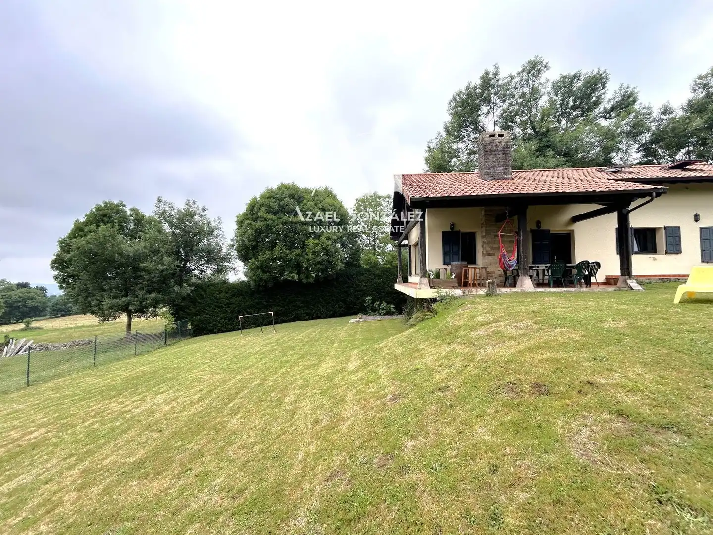 Jardí de Casa o xalet en venda en Entrambasaguas amb Calefacció, Jardí privat i Traster