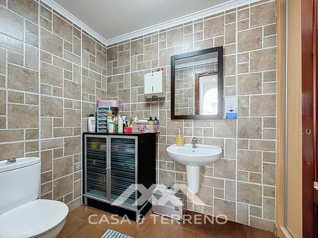 Bany de Casa o xalet en venda en Vélez-Málaga amb Aire condicionat, Jardí privat i Terrassa