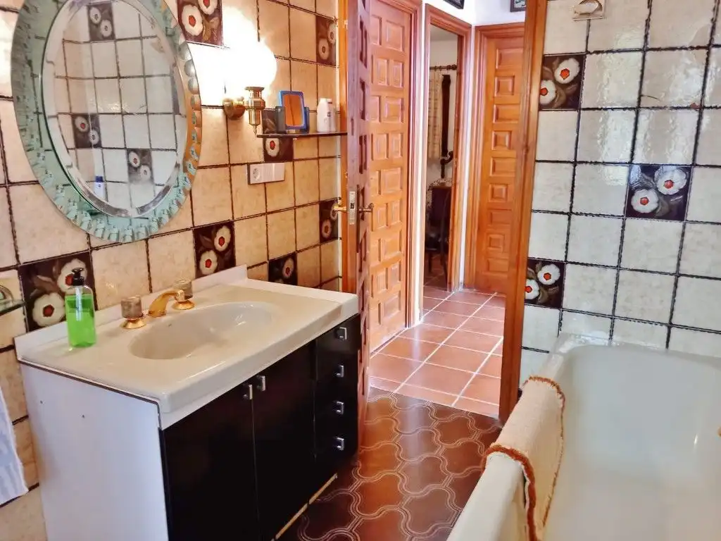 Baño de Casa o chalet en venta en Alpuente con Calefacción, Terraza y Horno