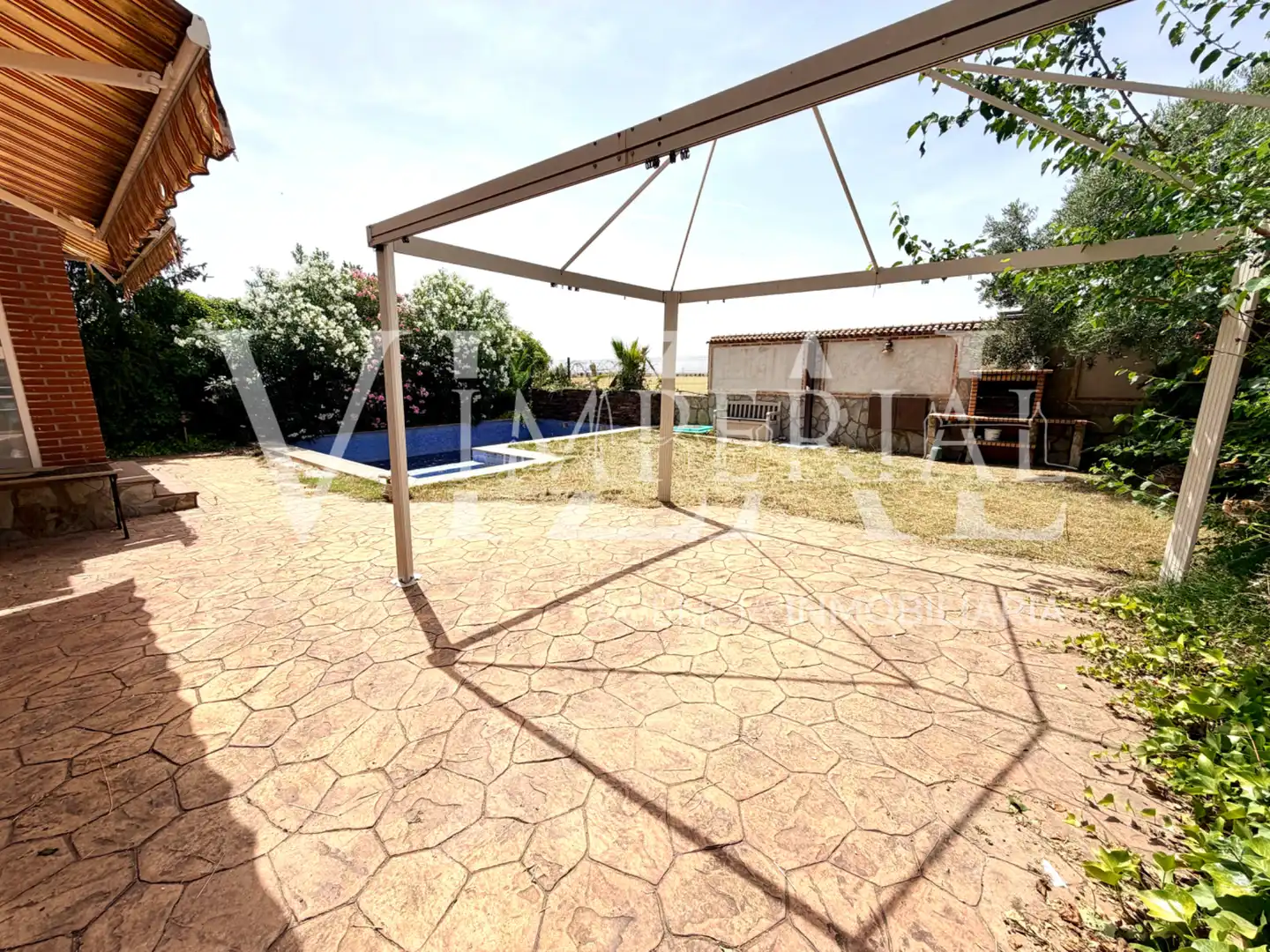 Jardí de Casa o xalet en venda en Barcience amb Aire condicionat, Calefacció i Jardí privat