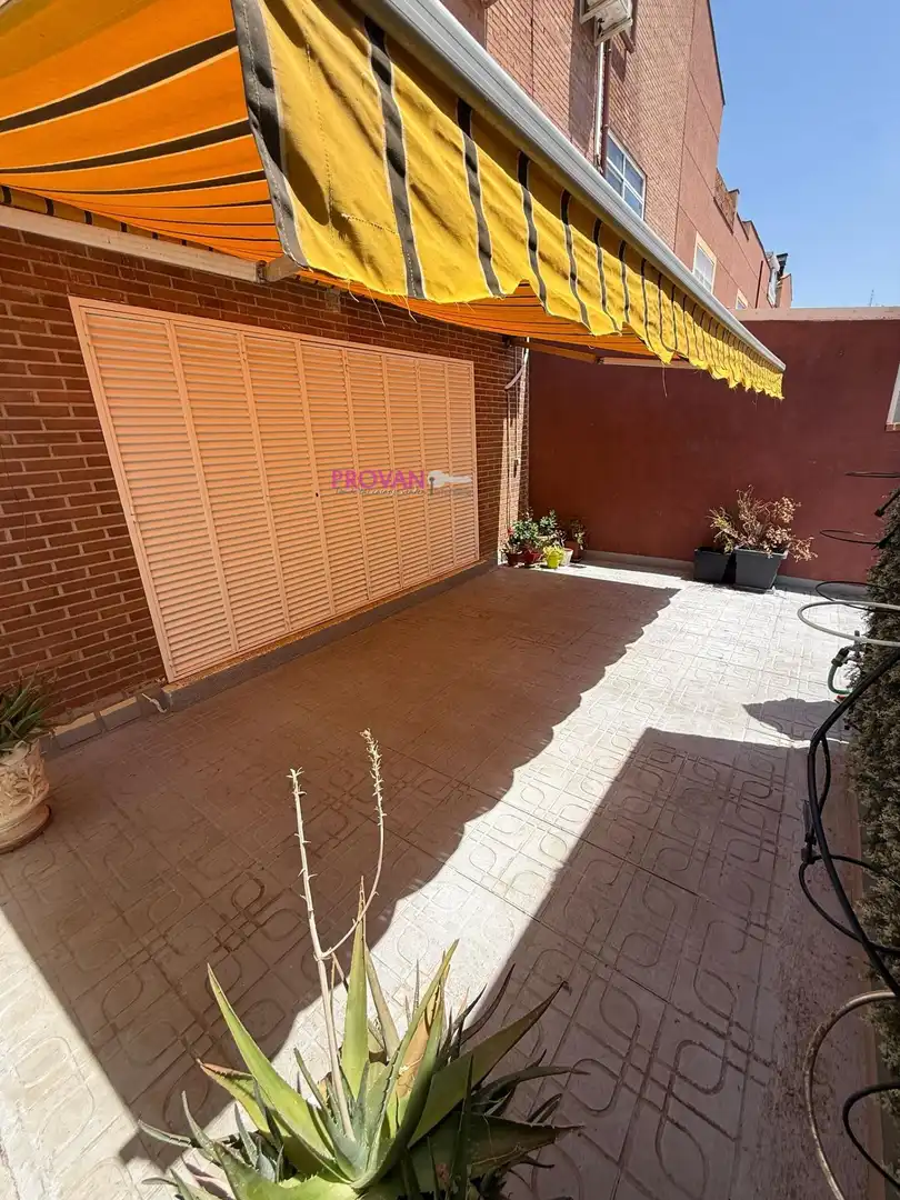 Terrassa de Casa adosada en venda en Torrejón de Ardoz amb Aire condicionat, Calefacció i Terrassa