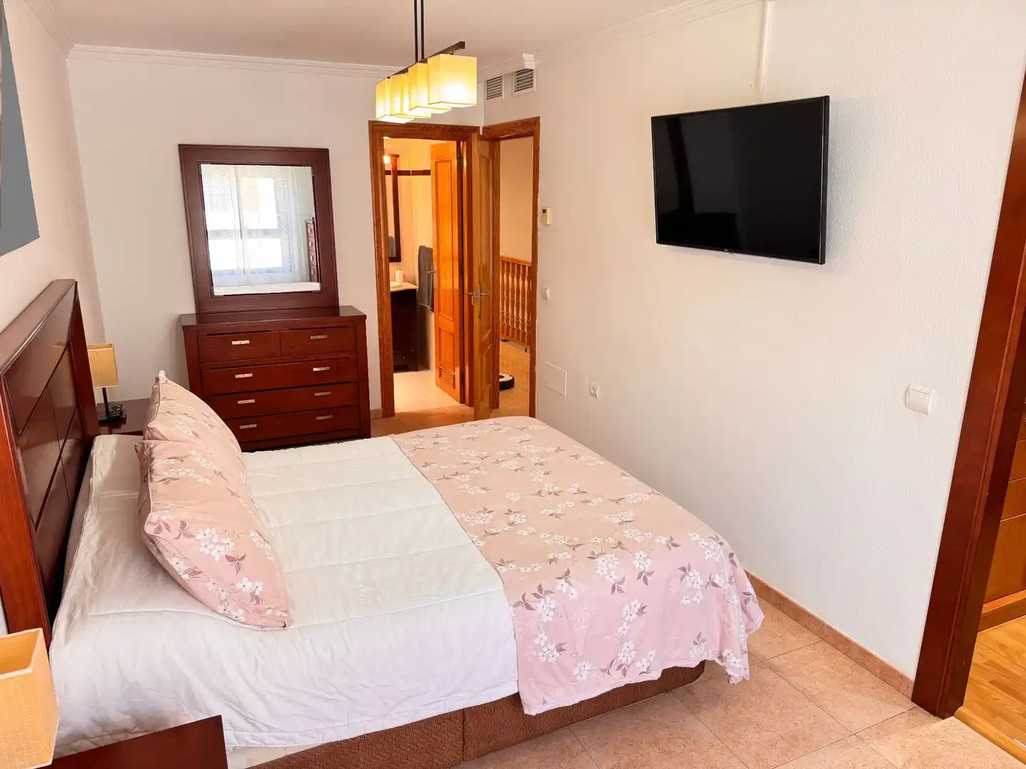 Dormitori de Casa adosada en venda en Roquetas de Mar amb Aire condicionat i Traster