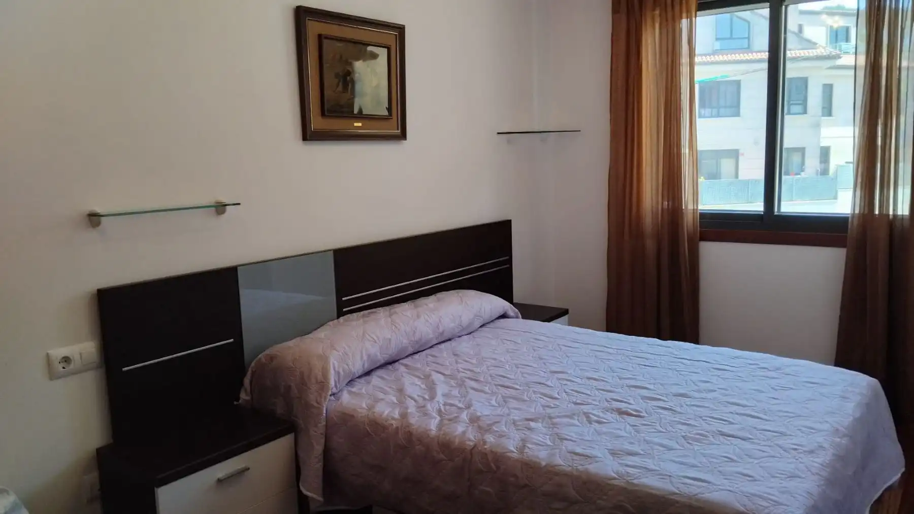 Habitación de Apartamento en venta en Ribeira con Calefacción, Trastero y Amueblado