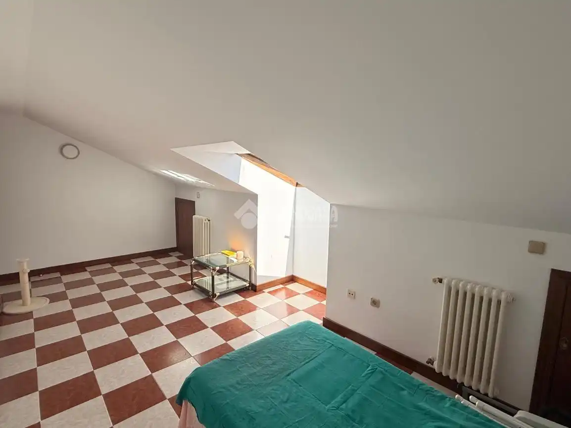 Schlafzimmer von Gebäude zum Verkauf in Villaquilambre