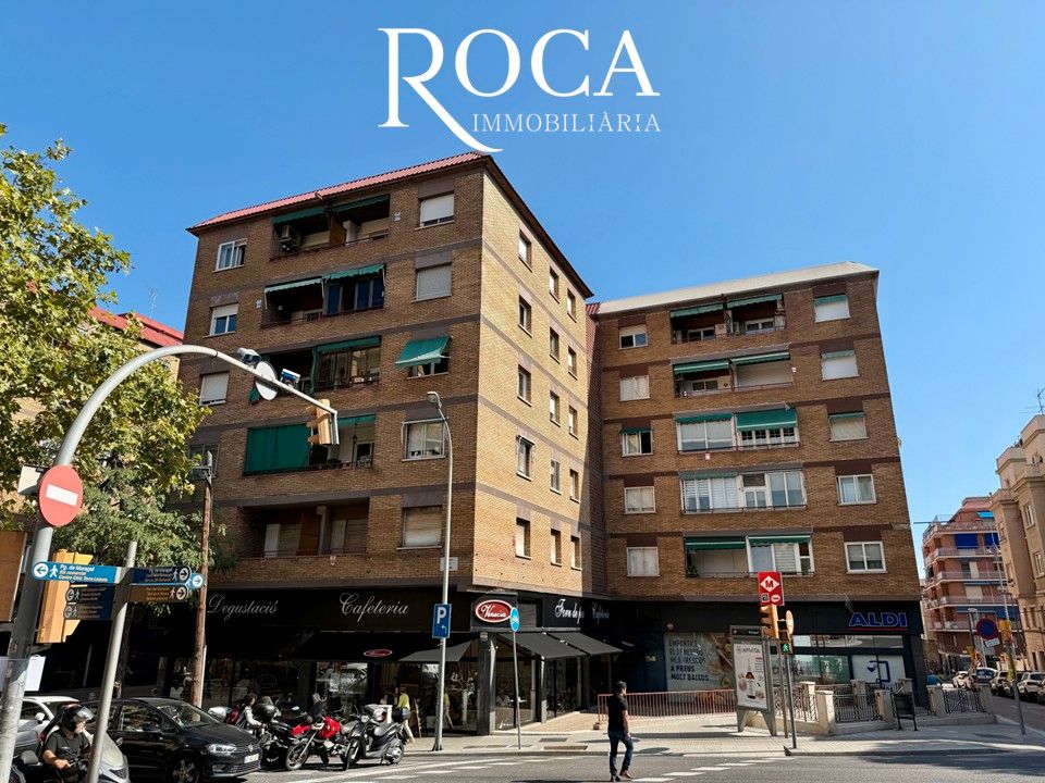 Vista exterior de Àtic en venda en  Barcelona Capital amb Aire condicionat, Calefacció i Parquet