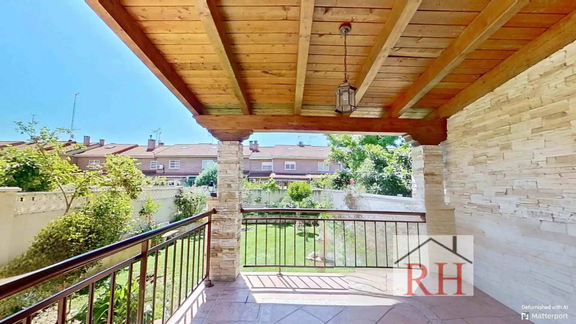 Terraza de Casa adosada en venta en Alcalá de Henares con Aire acondicionado, Calefacción y Jardín privado